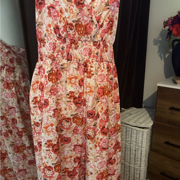 Gorgeous Floral Pink Jumpsuit- NEW! - Picture 3 of 7